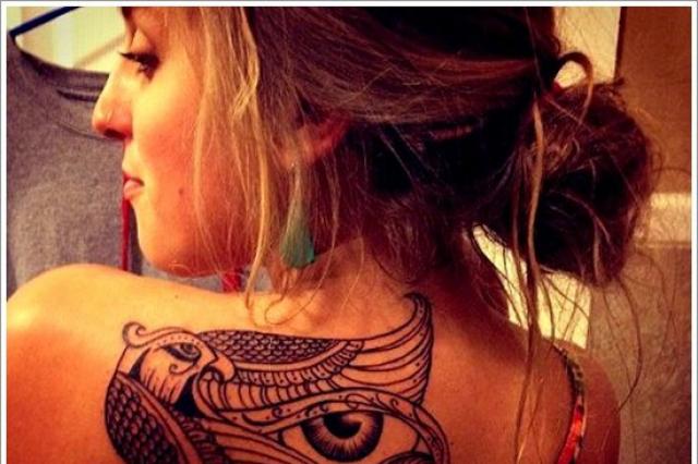 Что означает татуировка птицы сокол