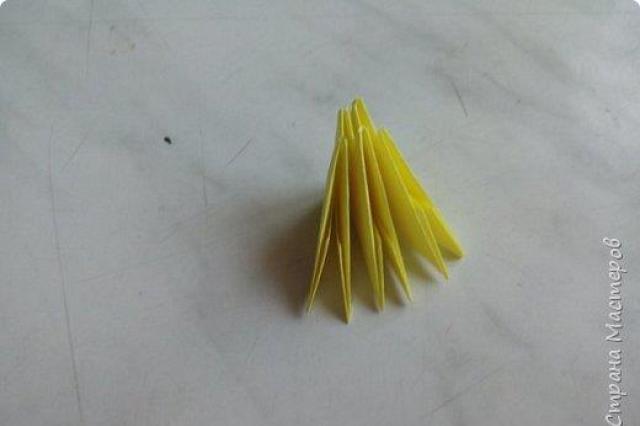 Modularni origami ananas