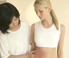 Pigmentering under graviditet - krigsmaling av den vordende moren Røde prikker på den gravide magen