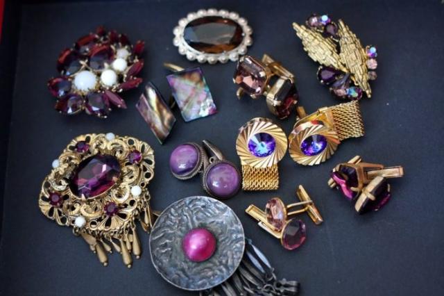 Vintage nakit je zaboravljena moda prošlih vremena, ali ipak postoji nekoliko pravila koja će vam pomoći da se zaštitite od kupnje nekvalitetnih stvari