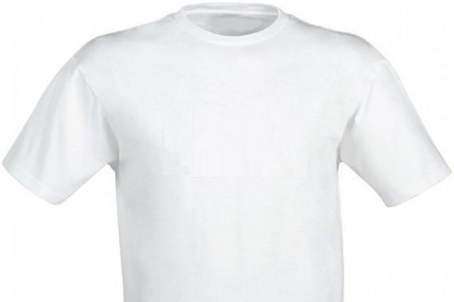 Kako ukrasiti bijelu majicu za novu godinu